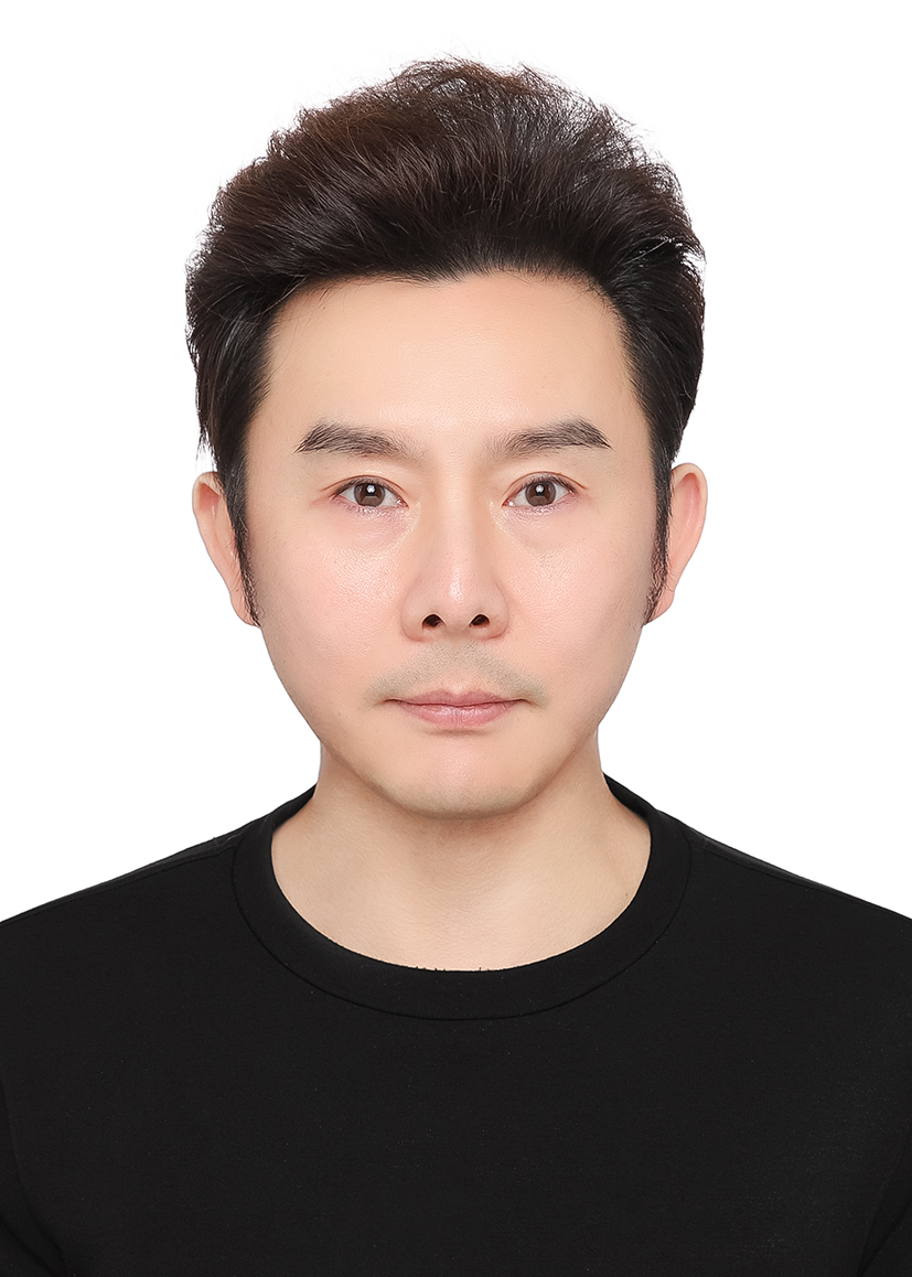 韩冰 2寸证件照.jpg