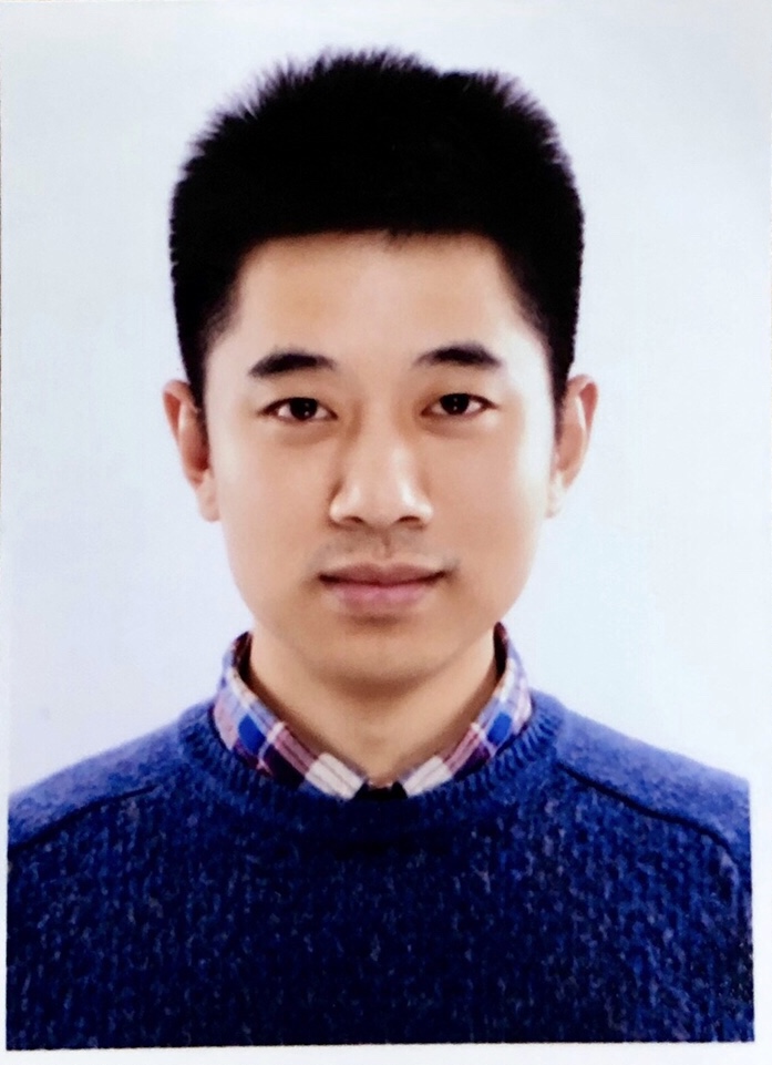 吴磊 证件照.jpg