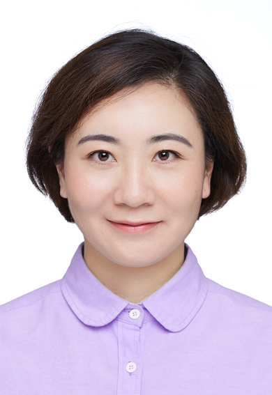 杨婧 证件照.jpg