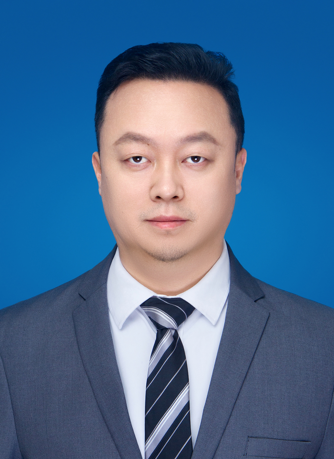 刘宏伟彩色免冠照.jpg