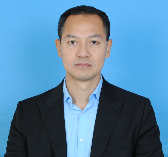 陈湛辉 证件照.png