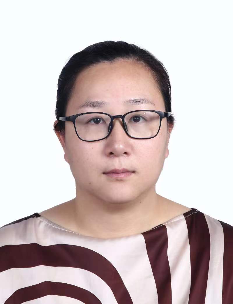 范琳玮-证件照.jpg