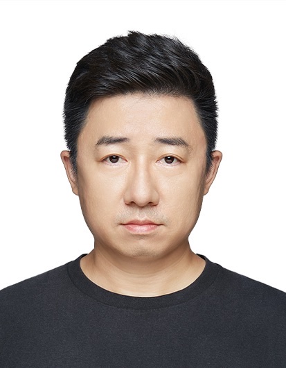 冯小天 证件照.jpg