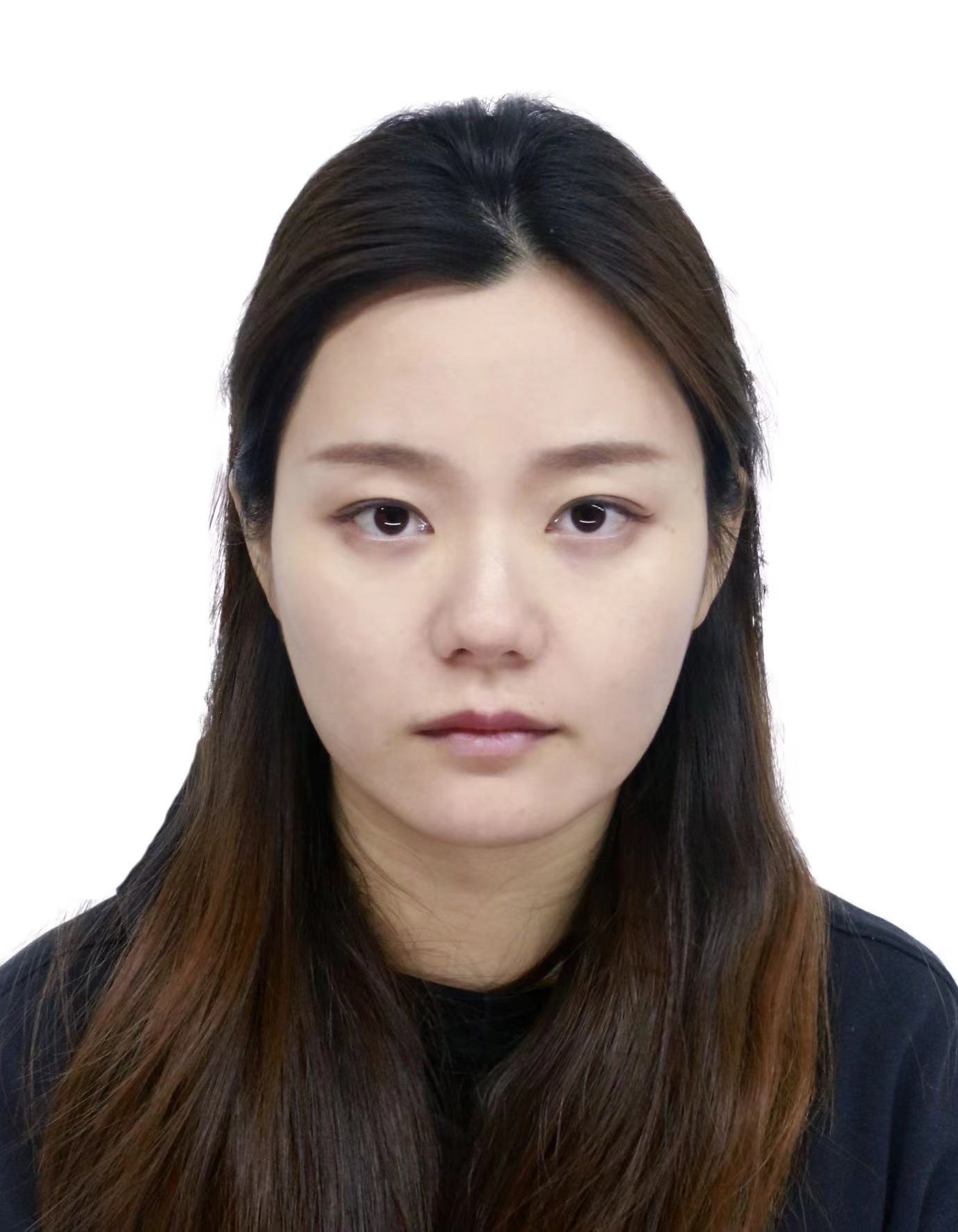 彭显雯.jpg