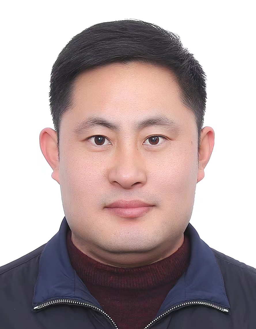 赵志军白底照片.jpg